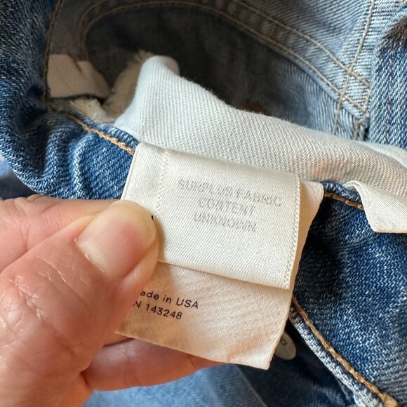 Reformation Cynthia High Waist Relaxed Jeans in Aegean Wash Size 25 - Picture 9 of 11